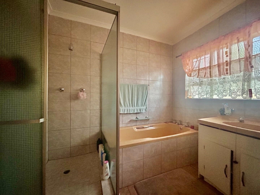 4 Bedroom Property for Sale in Universitas Ridge Free State